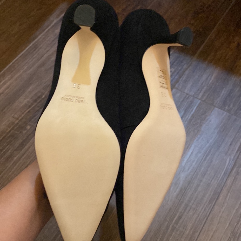 New Italian made classy black suede heels - Picture 5 of 6